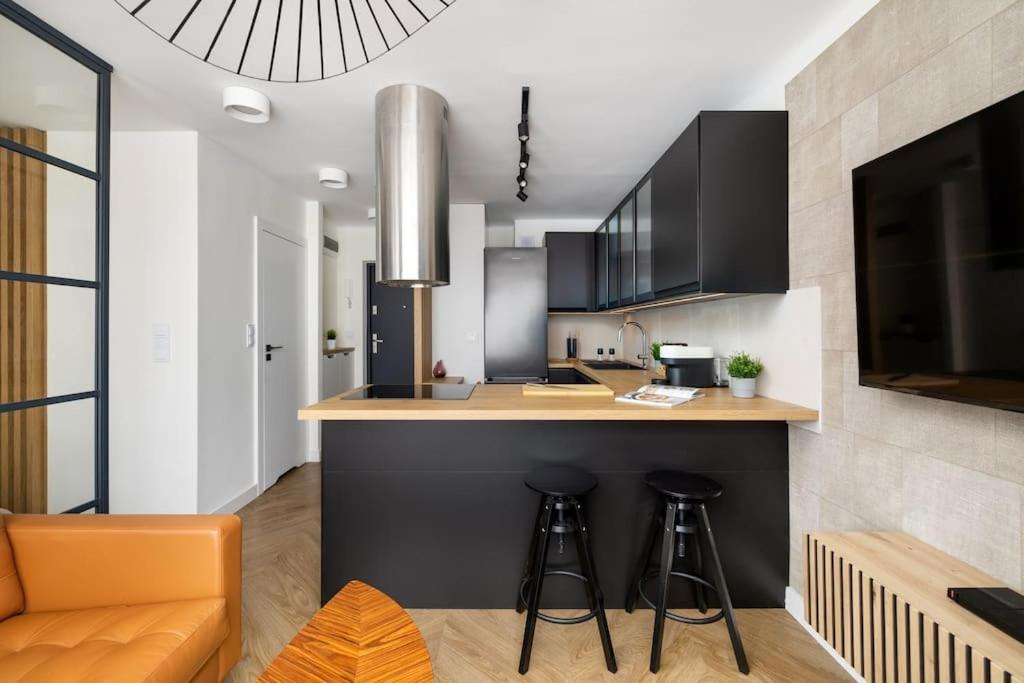 City Center Modern By Ecru Wwa63 Warszawa