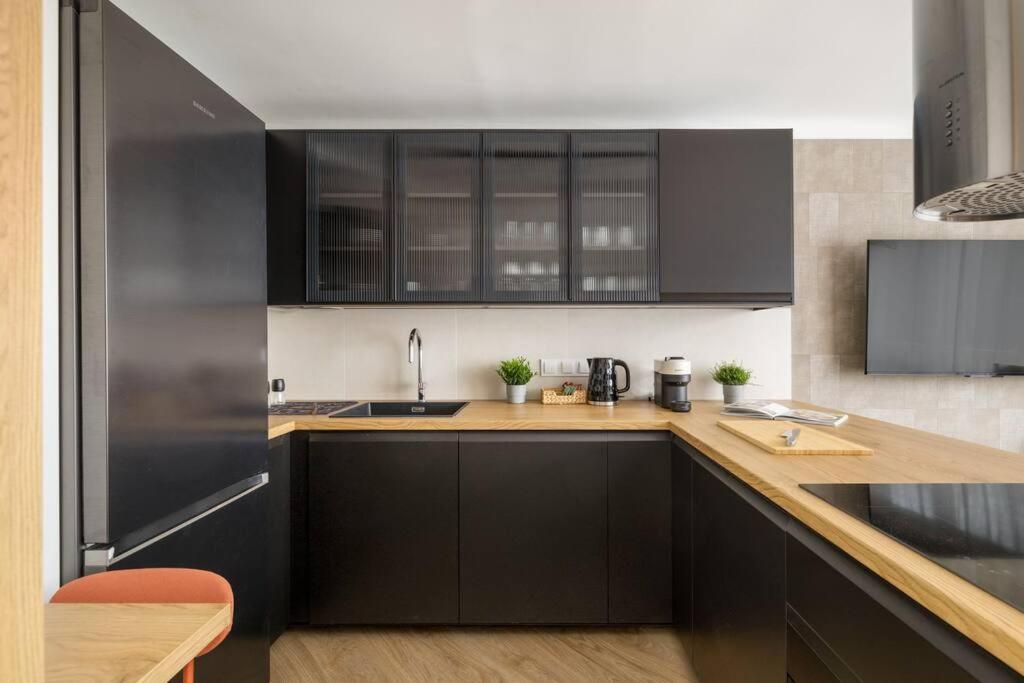 City Center Modern By Ecru Wwa63