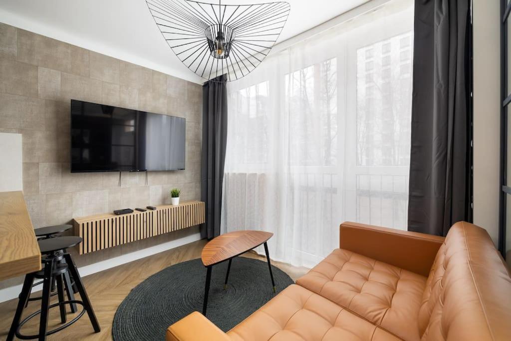 City Center Modern By Ecru Wwa63 Apartment